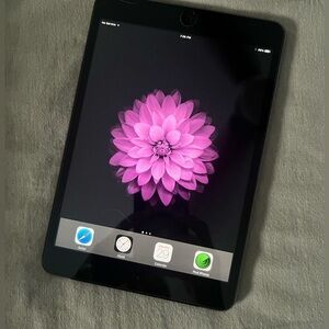 iPad Mini 16GB. AT&T WiFi + Cellular. 1st Gen.